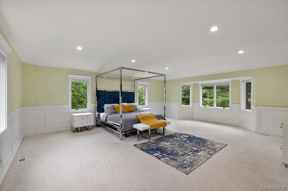 4700 Botany Glen Commerce Charter Township, MI 48382