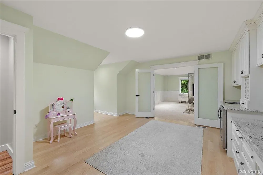 4700 Botany Glen Commerce Charter Township, MI 48382