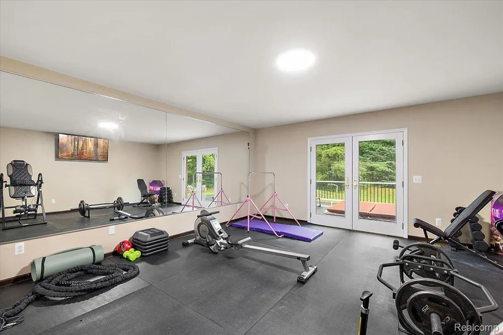 4700 Botany Glen Commerce Charter Township, MI 48382