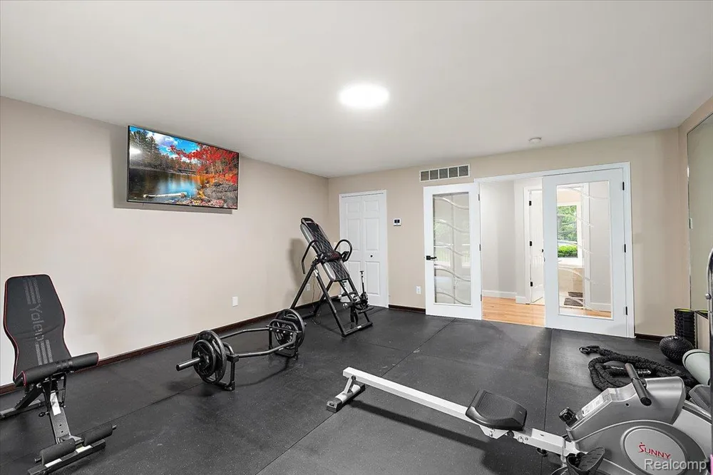 4700 Botany Glen Commerce Charter Township, MI 48382