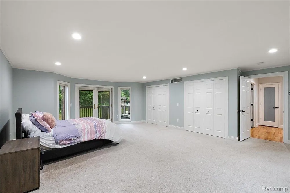 4700 Botany Glen Commerce Charter Township, MI 48382