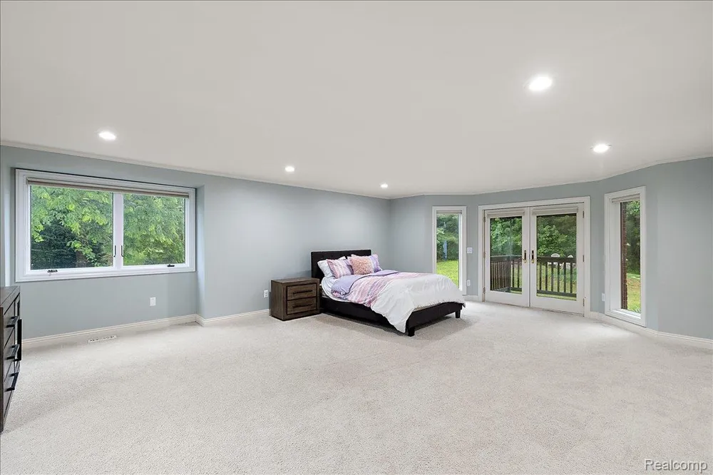 4700 Botany Glen Commerce Charter Township, MI 48382