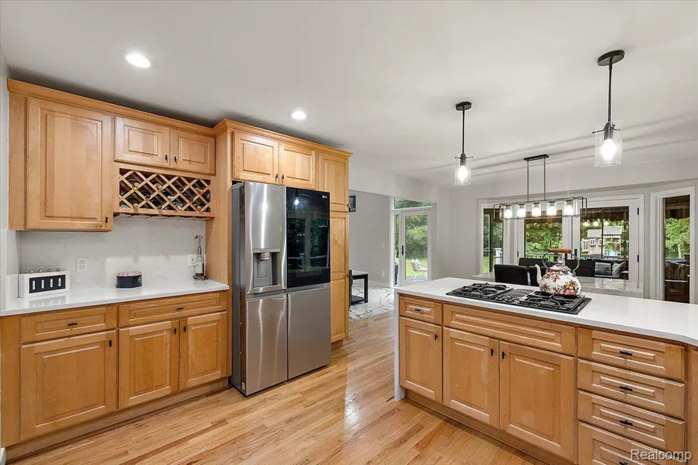 4700 Botany Glen Commerce Charter Township, MI 48382