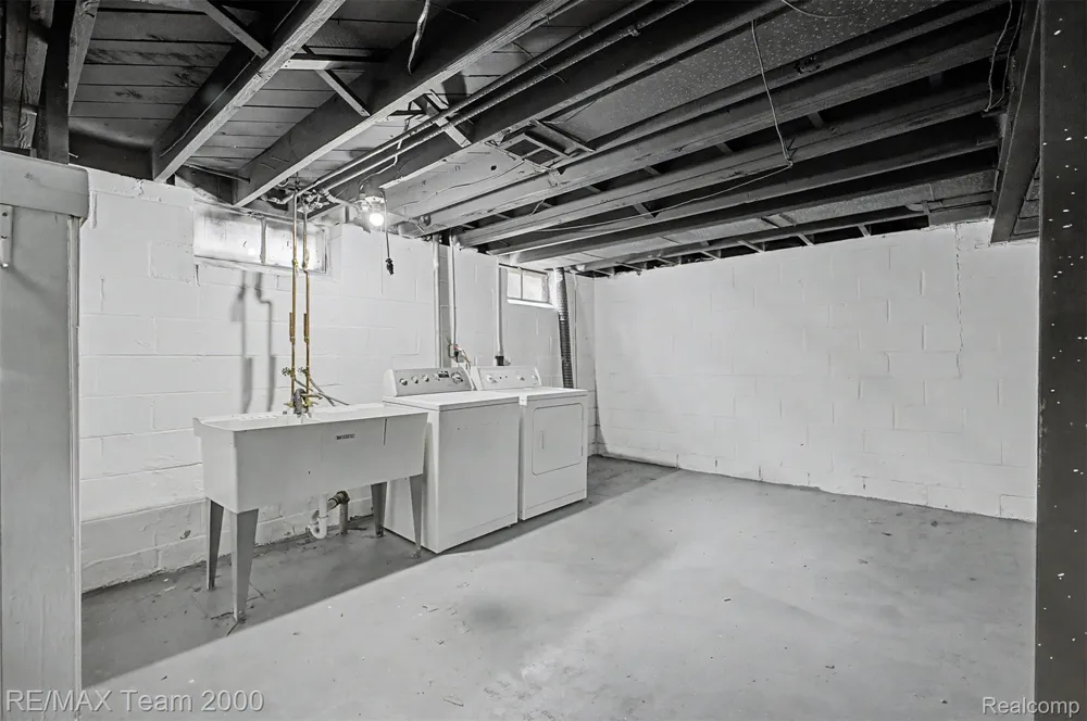 1670 Riverbank Street Lincoln Park City, MI 48146