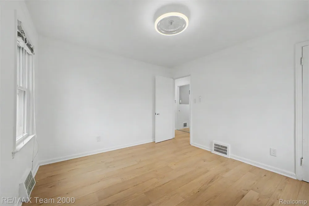 1670 Riverbank Street Lincoln Park City, MI 48146