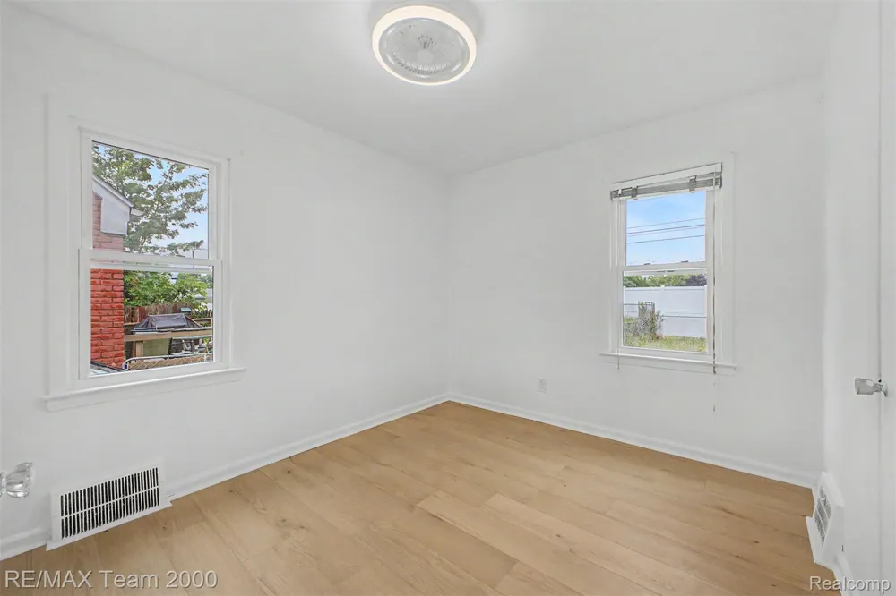 1670 Riverbank Street Lincoln Park City, MI 48146