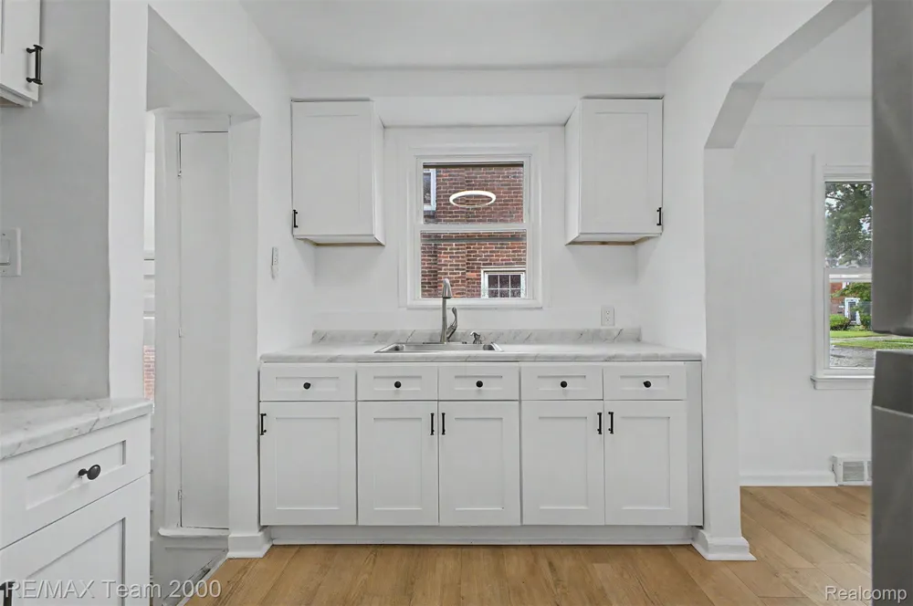 1670 Riverbank Street Lincoln Park City, MI 48146