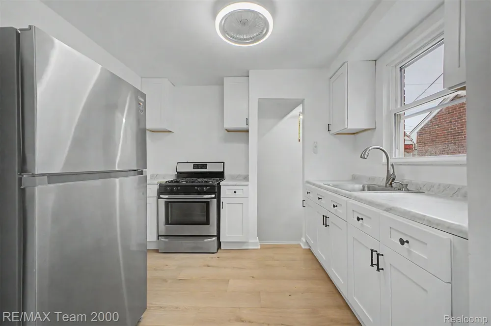 1670 Riverbank Street Lincoln Park City, MI 48146