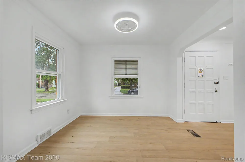 1670 Riverbank Street Lincoln Park City, MI 48146