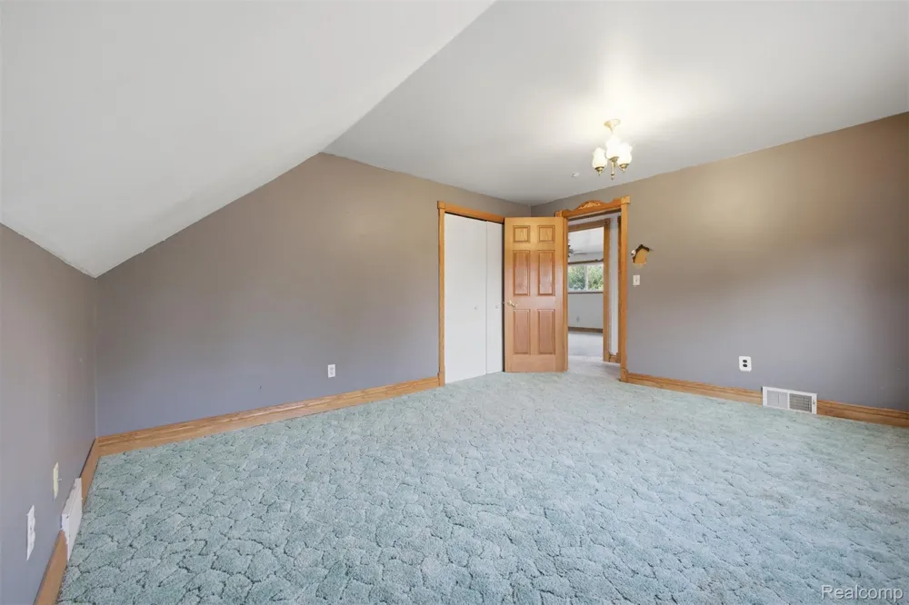 6466 Lafayette Street Dearborn Heights City, MI 48127