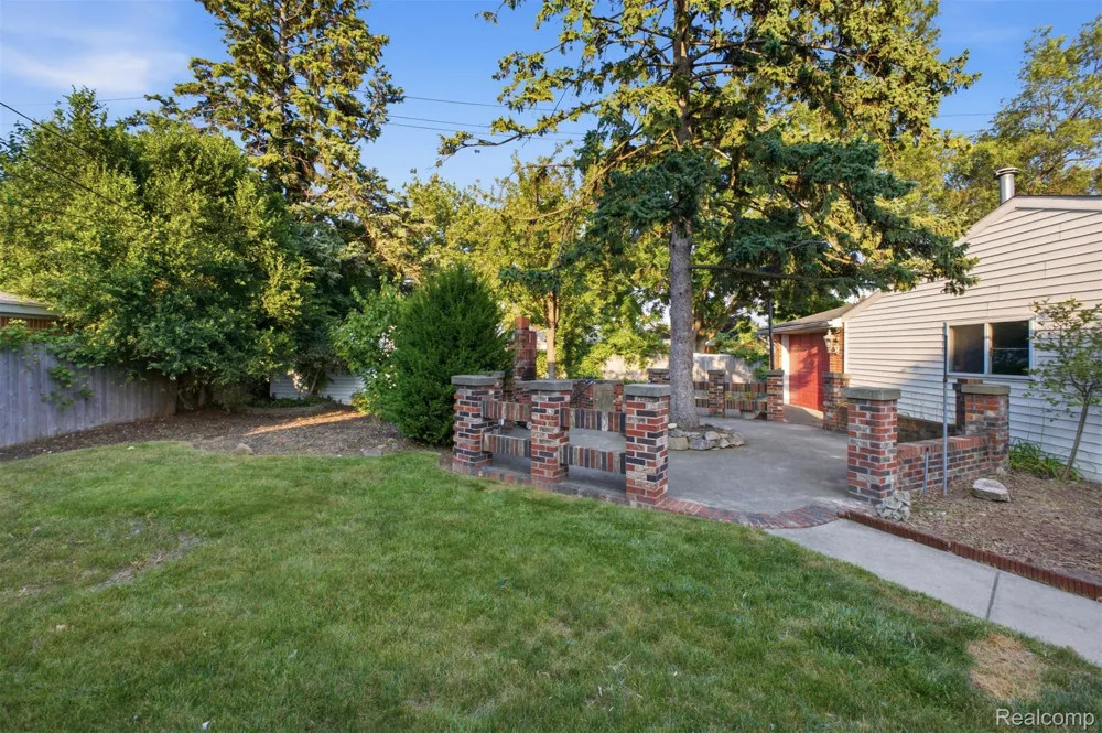 6466 Lafayette Street Dearborn Heights City, MI 48127