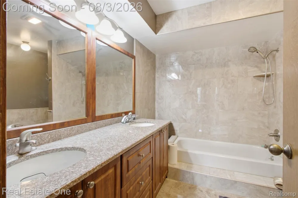 26560 Wilson Drive Dearborn Heights City, MI 48127