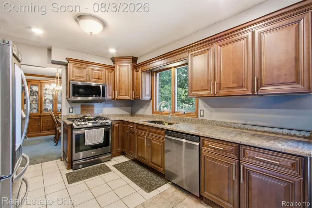 26560 Wilson Drive Dearborn Heights City, MI 48127