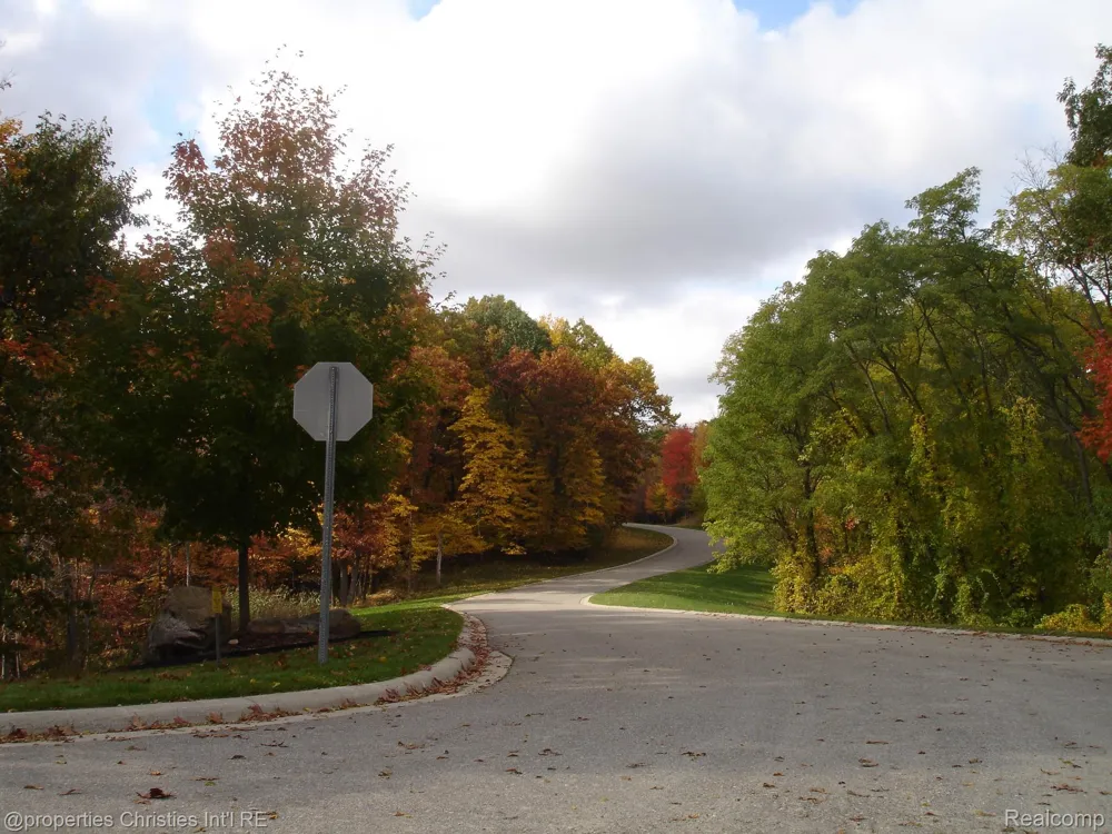 1451 Barrwood Trail Oxford Village, MI 48371