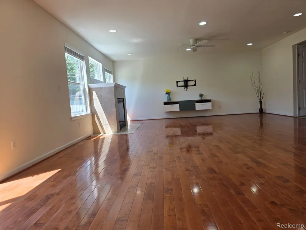 2103 Enterprise Drive Troy City, MI 48083