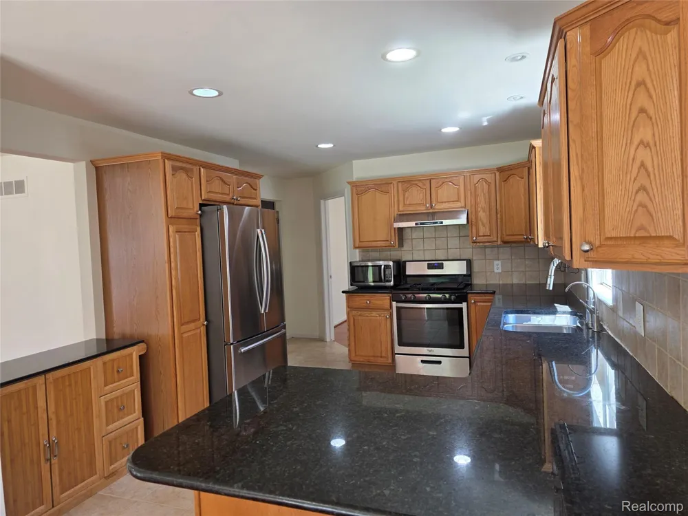 2103 Enterprise Drive Troy City, MI 48083
