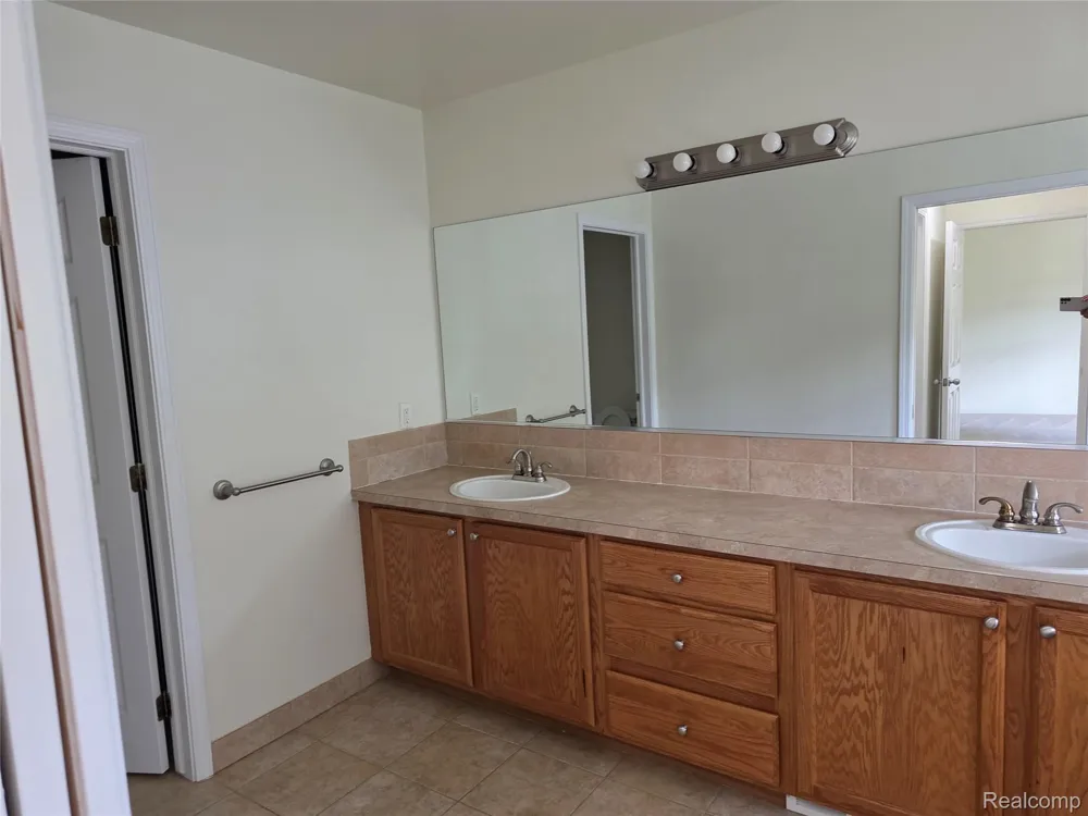 2103 Enterprise Drive Troy City, MI 48083
