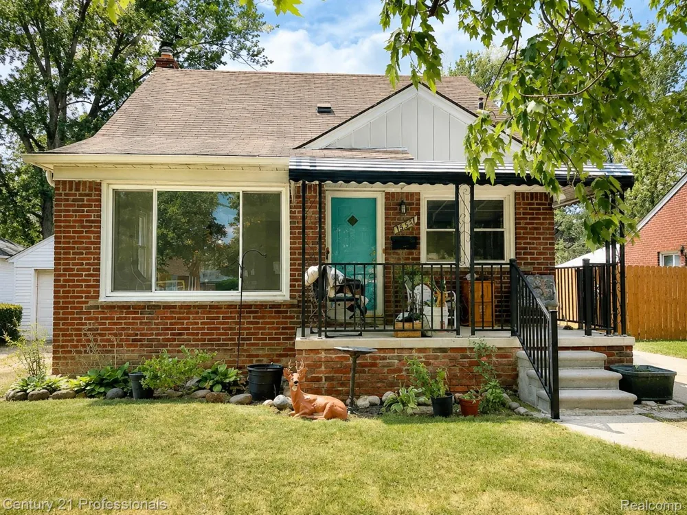 11377 Fenton Redford Charter Township, MI 48239