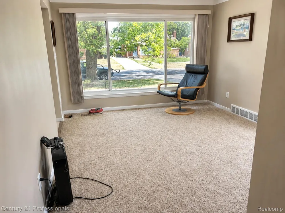 11377 Fenton Redford Charter Township, MI 48239