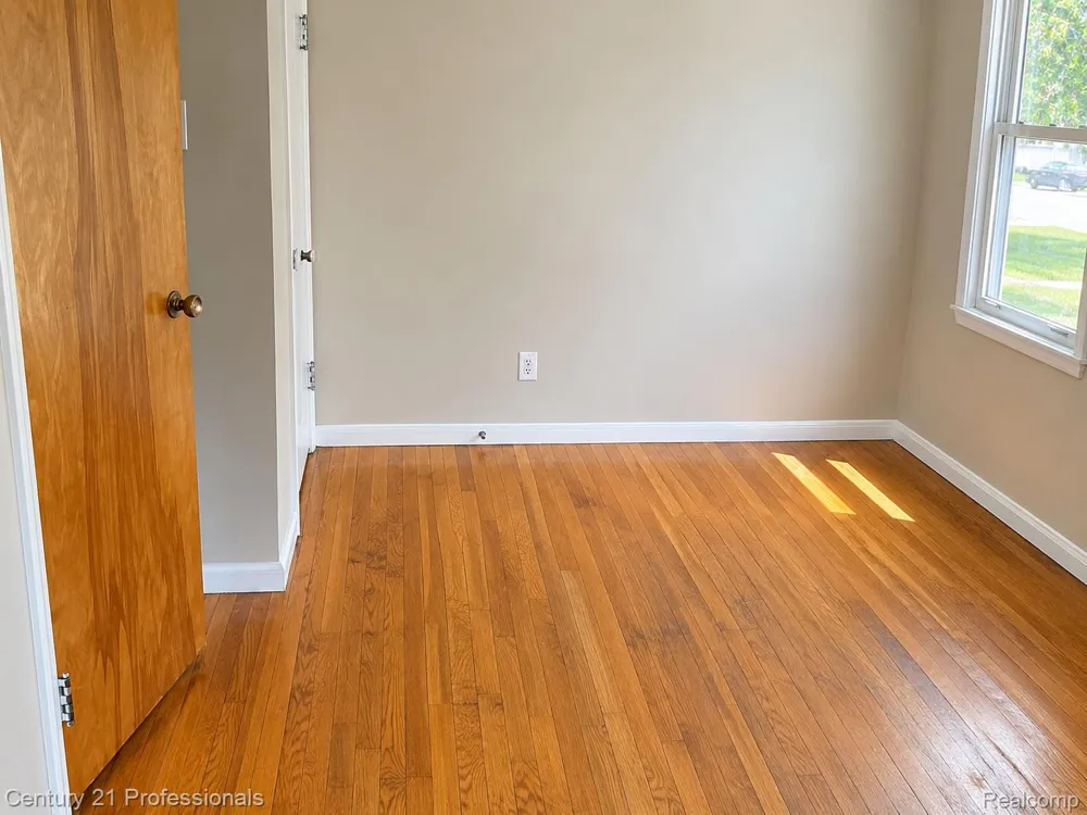 11377 Fenton Redford Charter Township, MI 48239
