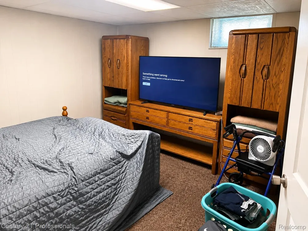 11377 Fenton Redford Charter Township, MI 48239