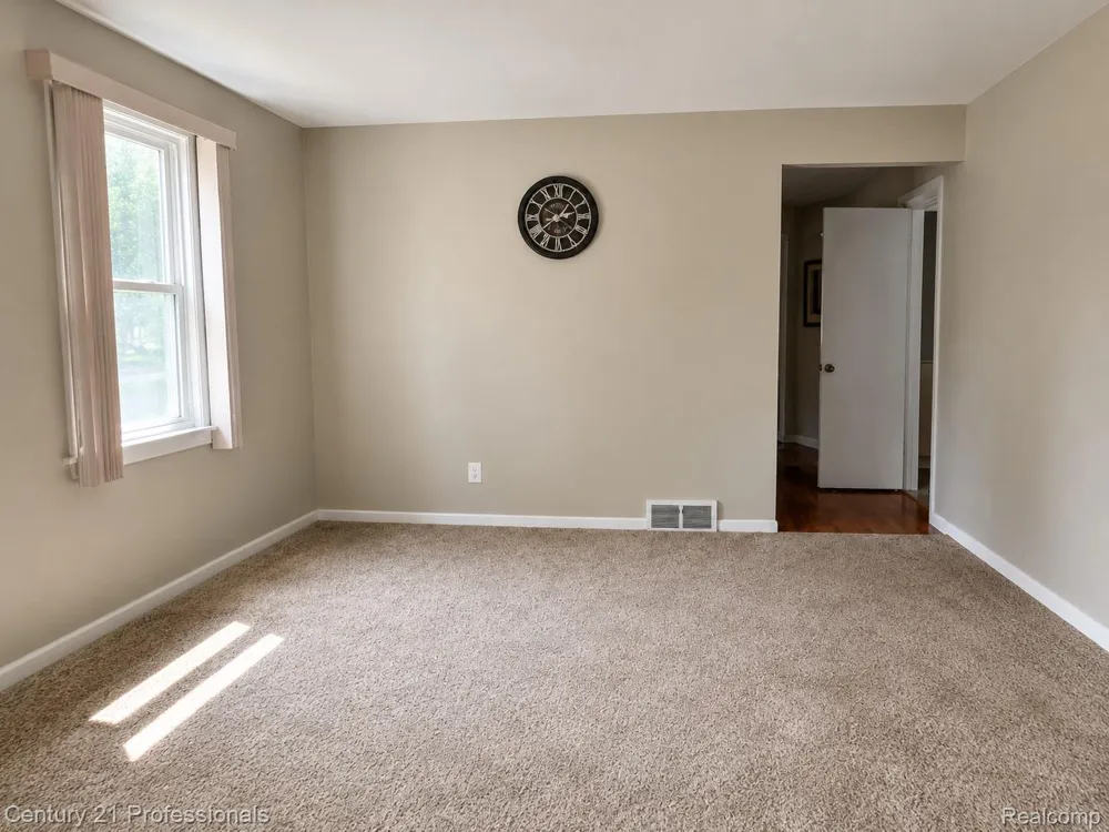 11377 Fenton Redford Charter Township, MI 48239