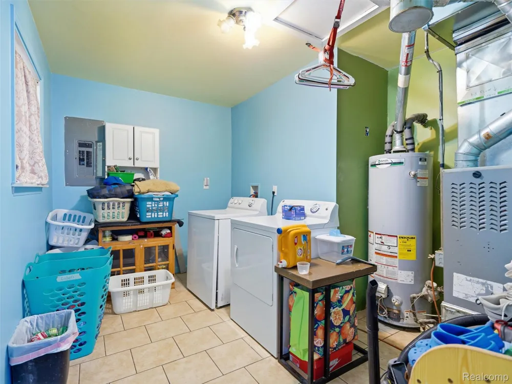 15714 McGuire Street Taylor City, MI 48180