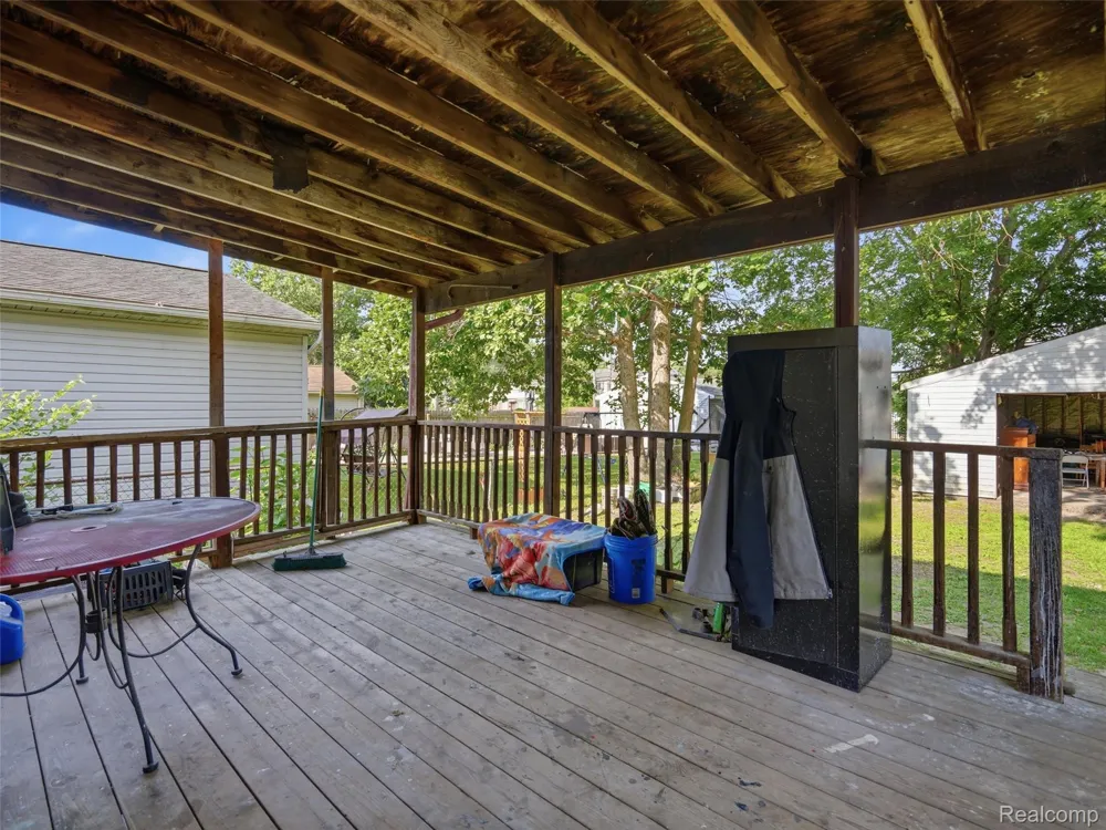 15714 McGuire Street Taylor City, MI 48180