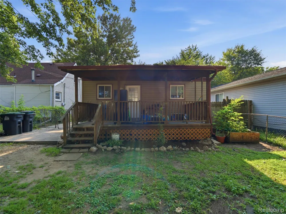 15714 McGuire Street Taylor City, MI 48180