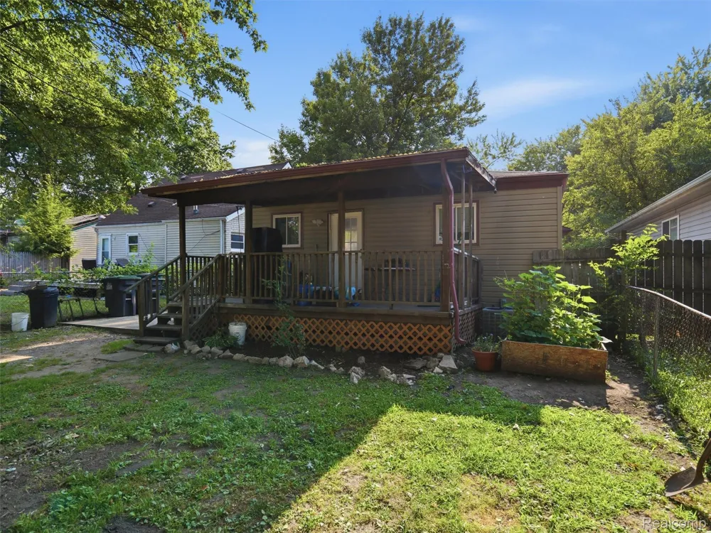 15714 McGuire Street Taylor City, MI 48180