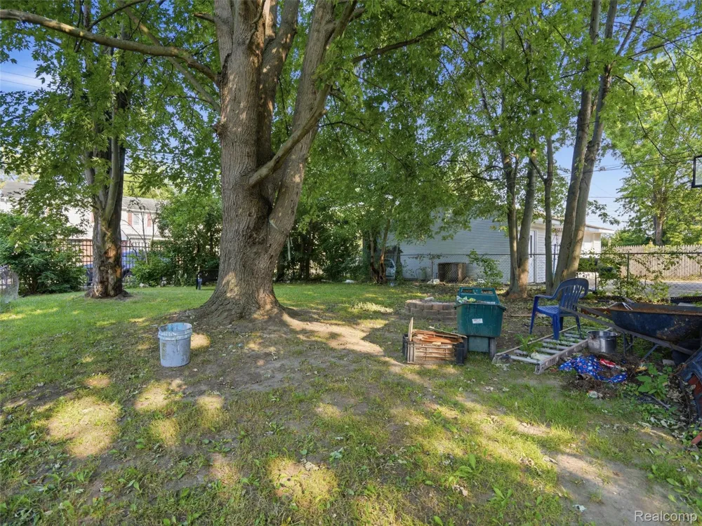 15714 McGuire Street Taylor City, MI 48180