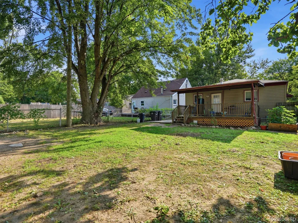 15714 McGuire Street Taylor City, MI 48180