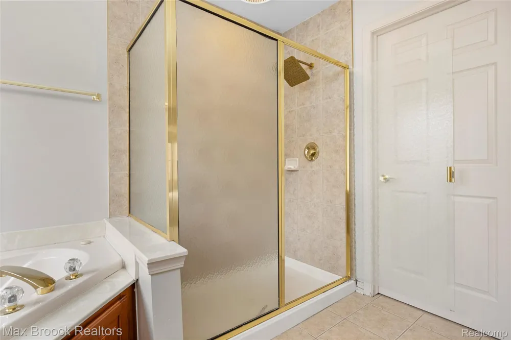 7083 Chatham Court West Bloomfield Charter Township, MI 48322