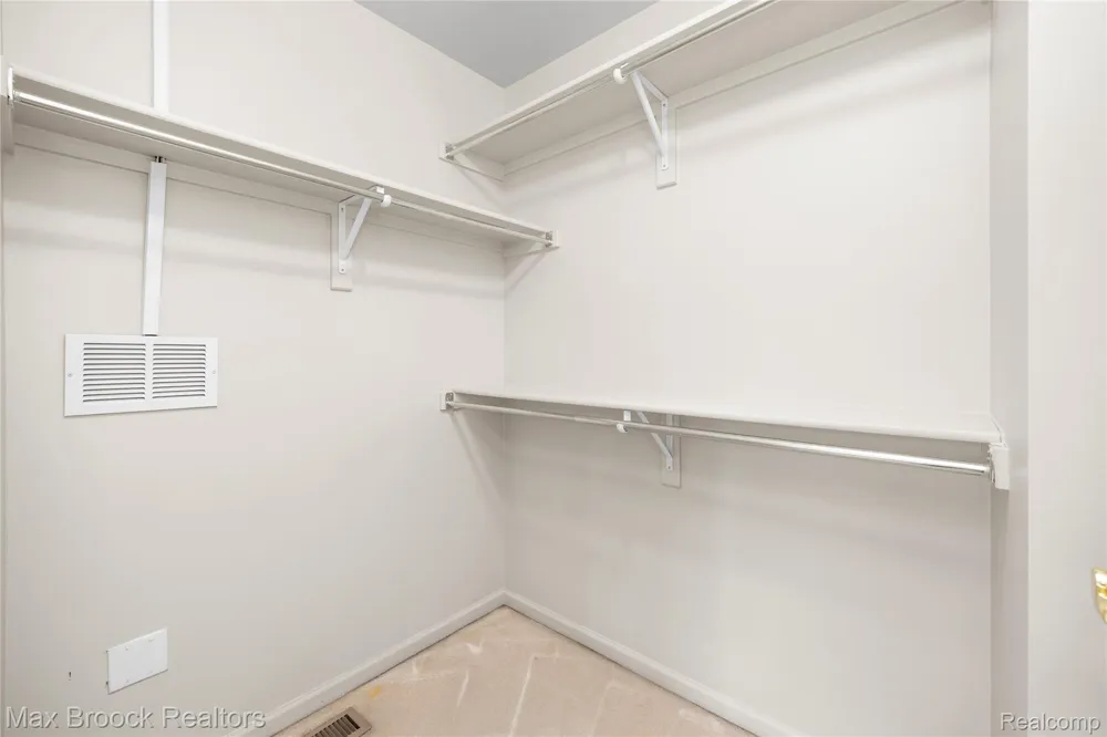 7083 Chatham Court West Bloomfield Charter Township, MI 48322
