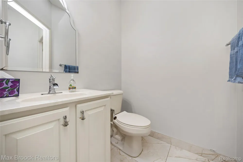 7083 Chatham Court West Bloomfield Charter Township, MI 48322