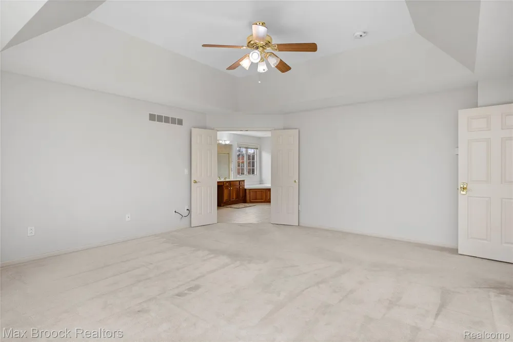 7083 Chatham Court West Bloomfield Charter Township, MI 48322