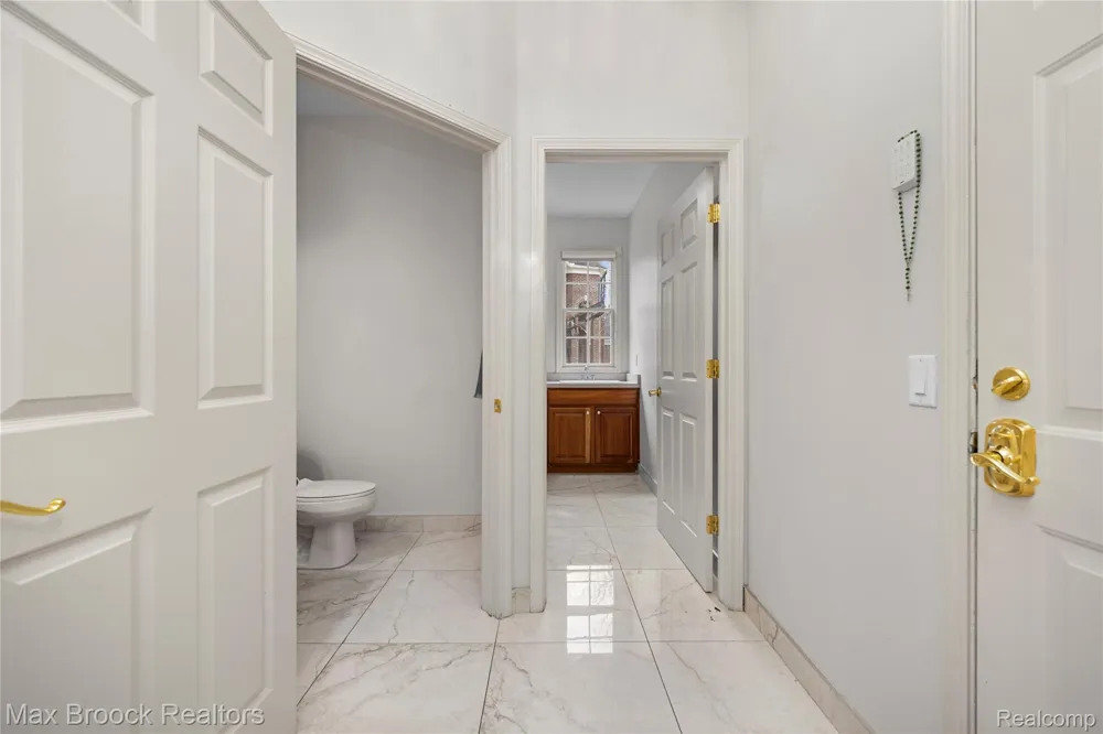 7083 Chatham Court West Bloomfield Charter Township, MI 48322