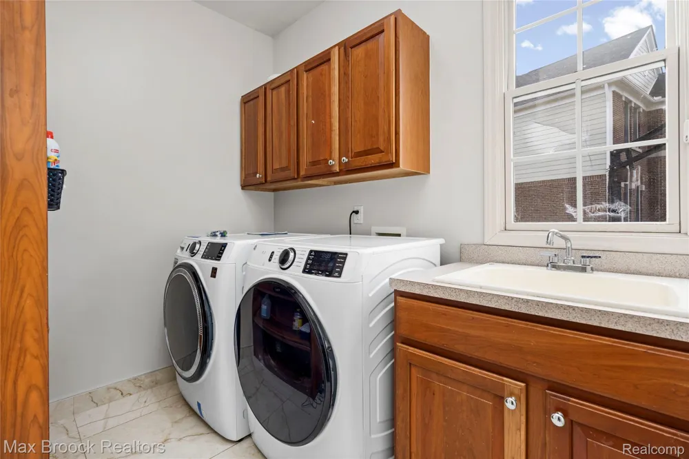 7083 Chatham Court West Bloomfield Charter Township, MI 48322