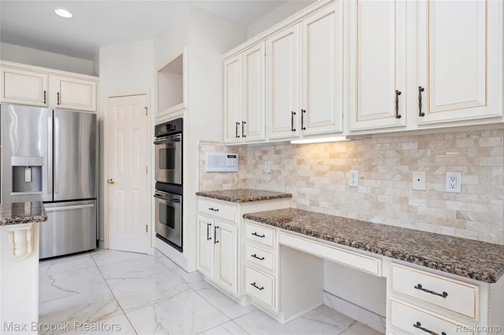 7083 Chatham Court West Bloomfield Charter Township, MI 48322