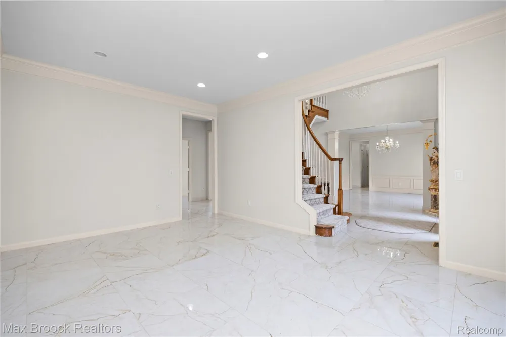 7083 Chatham Court West Bloomfield Charter Township, MI 48322