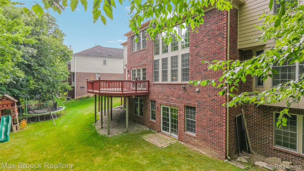 7083 Chatham Court West Bloomfield Charter Township, MI 48322