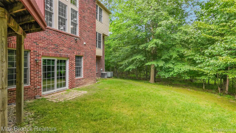 7083 Chatham Court West Bloomfield Charter Township, MI 48322