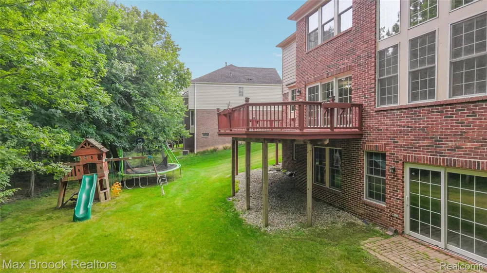 7083 Chatham Court West Bloomfield Charter Township, MI 48322