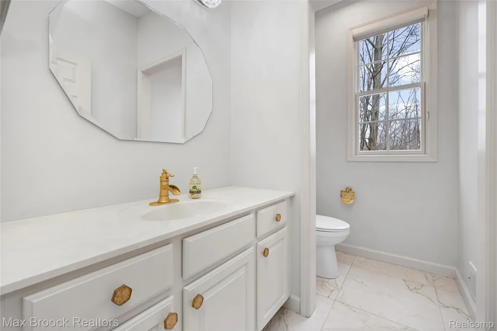 7083 Chatham Court West Bloomfield Charter Township, MI 48322