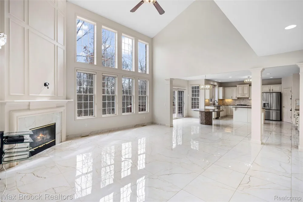 7083 Chatham Court West Bloomfield Charter Township, MI 48322