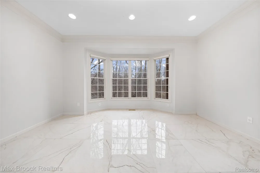 7083 Chatham Court West Bloomfield Charter Township, MI 48322