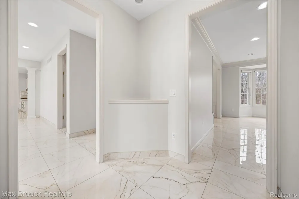 7083 Chatham Court West Bloomfield Charter Township, MI 48322
