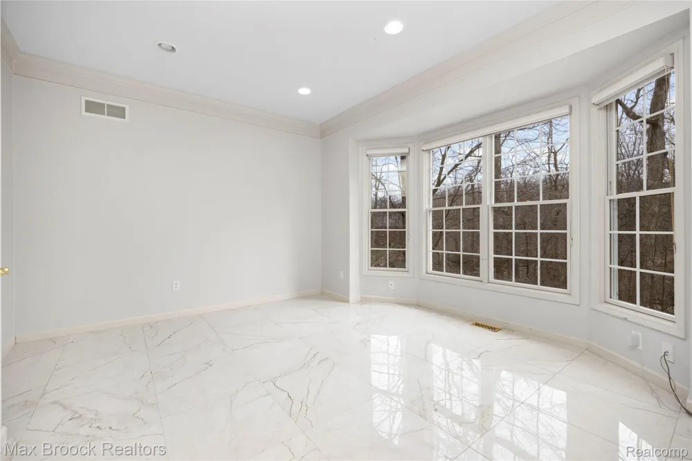 7083 Chatham Court West Bloomfield Charter Township, MI 48322
