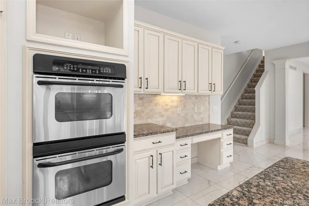 7083 Chatham Court West Bloomfield Charter Township, MI 48322