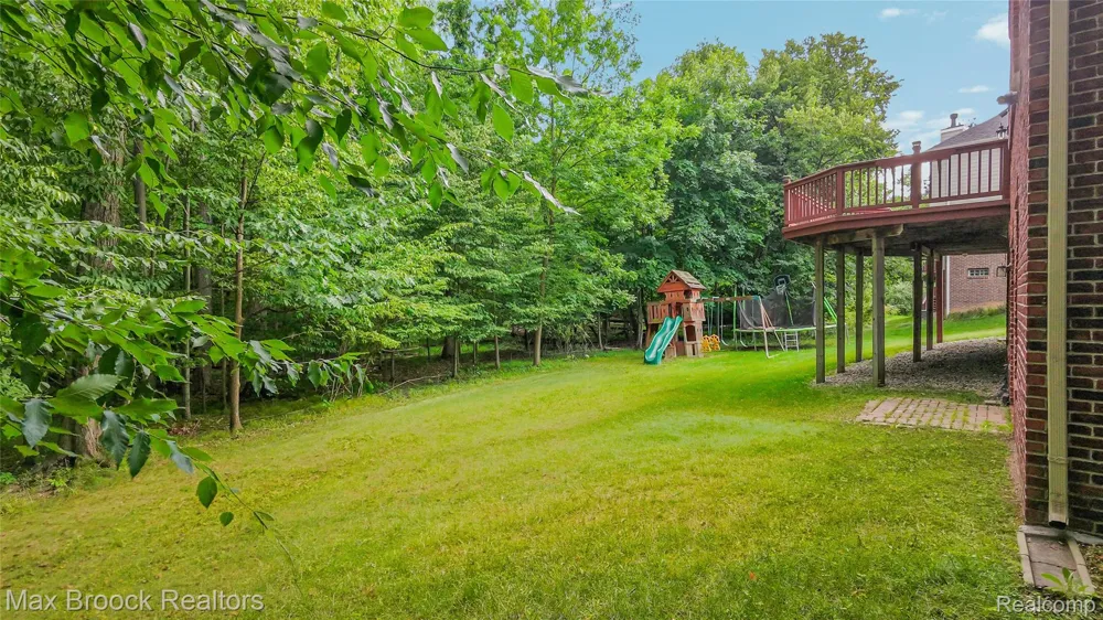 7083 Chatham Court West Bloomfield Charter Township, MI 48322